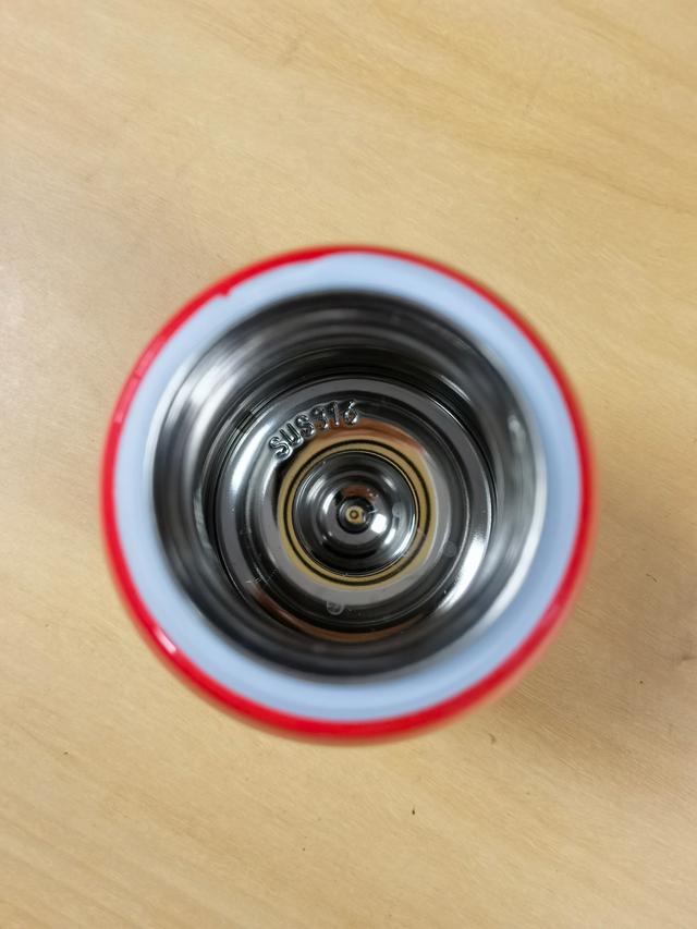 304不锈钢保温杯对小孩有害吗（热水进毒水出安全隐患多）(2)