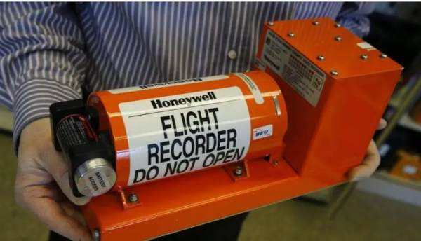 飞机黑匣子是什么,所谓的黑匣子到底是什么东西啊?图3