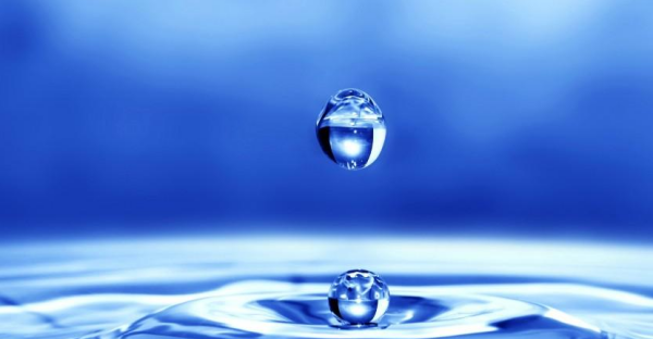 水珠为什么是圆的,水滴为什么是圆形而不是方形图1