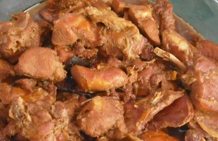 炖兔子肉放什么配料,怎样炖兔子肉才能去掉土腥味儿图1