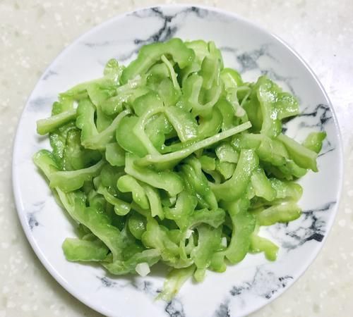 苦瓜怎么炒才好吃的做法步骤窍门