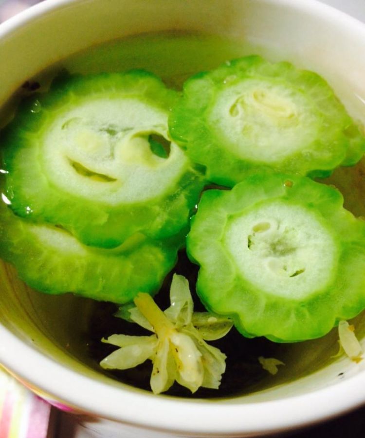 苦瓜红糖柠檬枸杞盐能一起泡喝吗