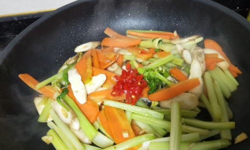 菇怎么炒好吃,白色菌菇怎么炒好吃图5