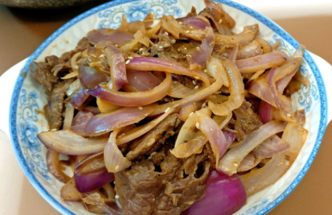 洋葱炒牛肉怎么炒,只炒洋葱怎么做图18