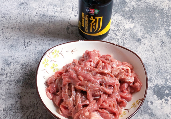 洋葱炒牛肉怎么炒,只炒洋葱怎么做图8