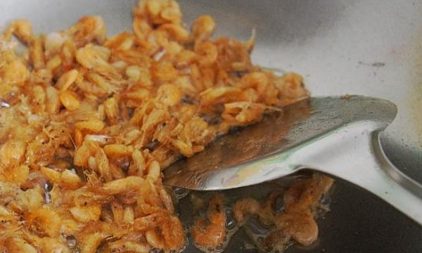 河虾怎么炒不扎嘴,上海小河虾怎么做图8