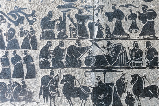 秦始皇是芈月的玄孙吗（秦始皇与芈月关系图解）