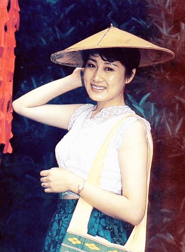 影视演员张凯丽的简历（张凯丽个人简历资料介绍）