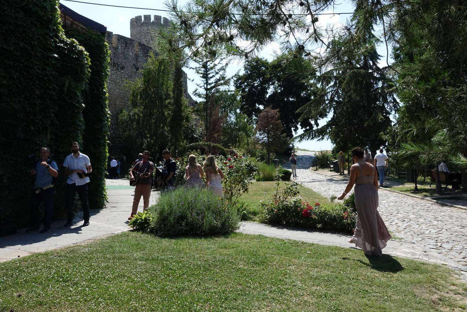 塞尔维亚现在经济发展怎么样（塞尔维亚人口与面积）