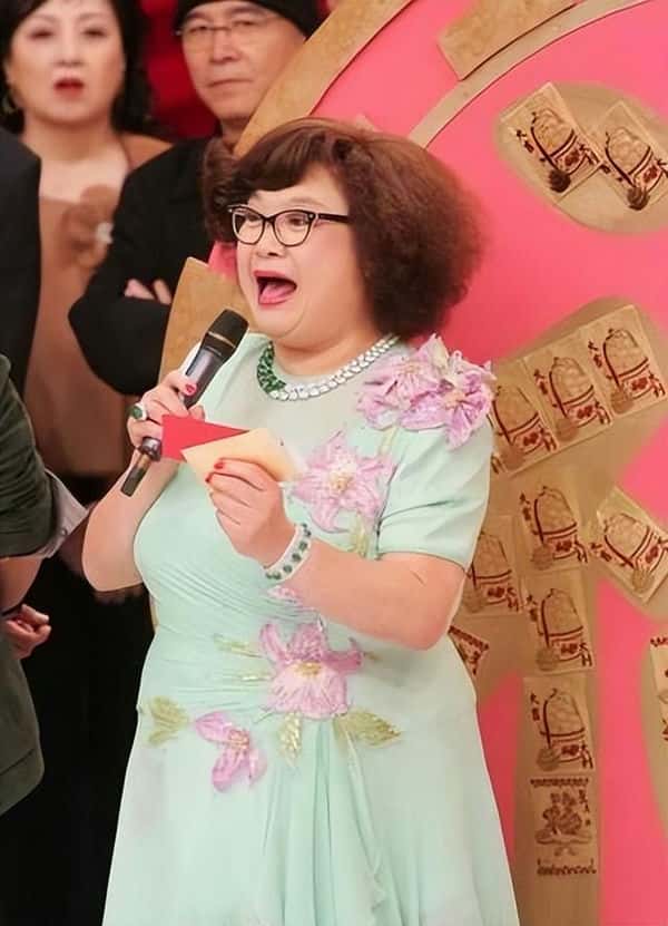 演员沈殿霞简介（香港演员沈殿霞个人资料）