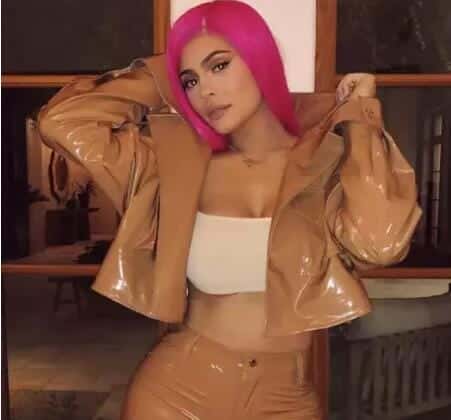 为什么大街上穿「瑜伽裤」的女孩越来越多了-（女人穿丁字裤）