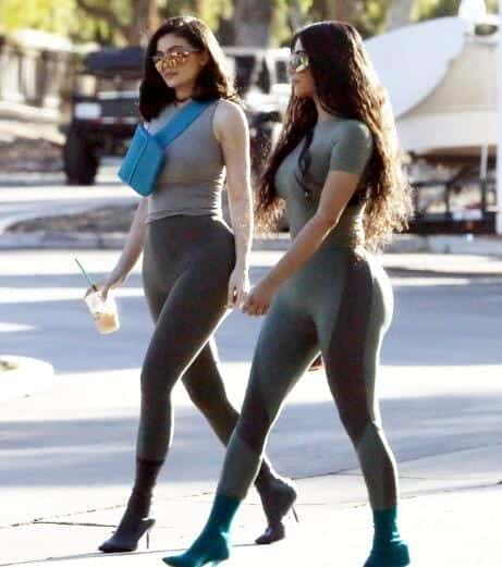 为什么大街上穿「瑜伽裤」的女孩越来越多了-（女人穿丁字裤）