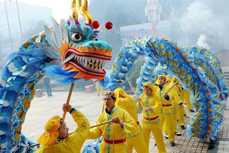 舞龙的来历和传说（舞龙的由来民间传说故事）