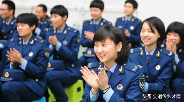 军士和考士官的3个不同点(军士和士官有什么区别)