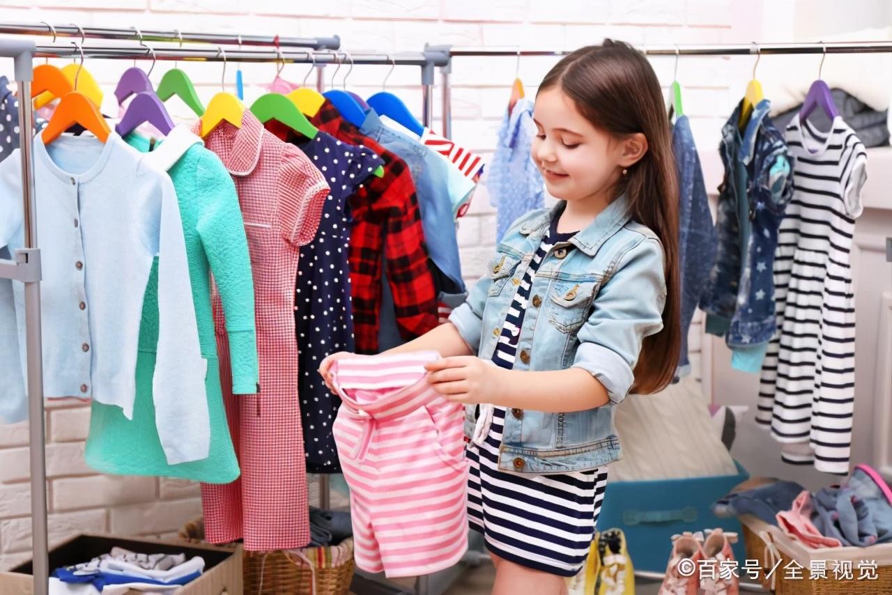 裙子老是静电吸着腿怎么办（裙子老往腿上吸怎么办）