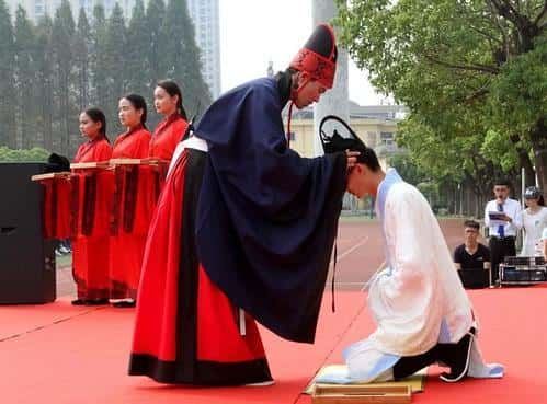 古代男子多少岁时行冠礼(冠礼是什么意思)