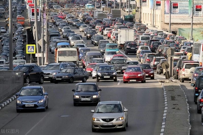 1400万人忍受极端通勤困境（通勤指的是每天来回吗）