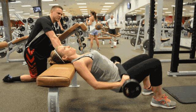 臀桥能每天做吗（臀桥每天做几个有效果）