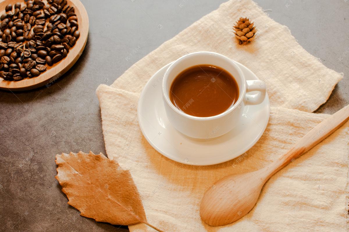 天天喝咖啡会变黑吗-（咖啡喝多了对身体有什么影响吗）