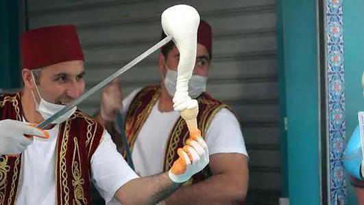 最坚韧的土耳其冰淇淋（世界冰淇淋巡礼）(1)