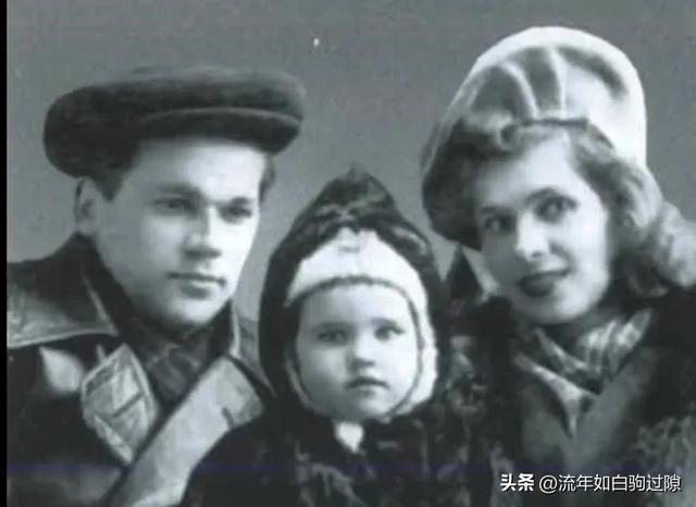 卡拉什尼科夫创造的第一把枪(世界枪王卡拉什尼科夫)(6)