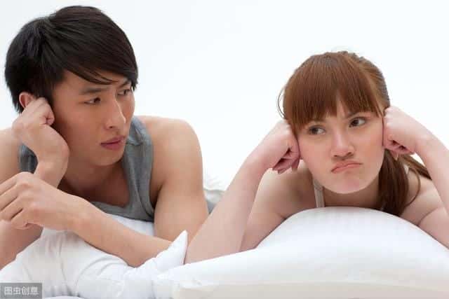 一个男人很抠门舍不得为你花钱是爱你吗（节俭和抠门男人的区别）