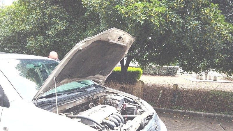 刹车油根本不用换别被4s忽悠(老师傅说6年不用换刹车油)