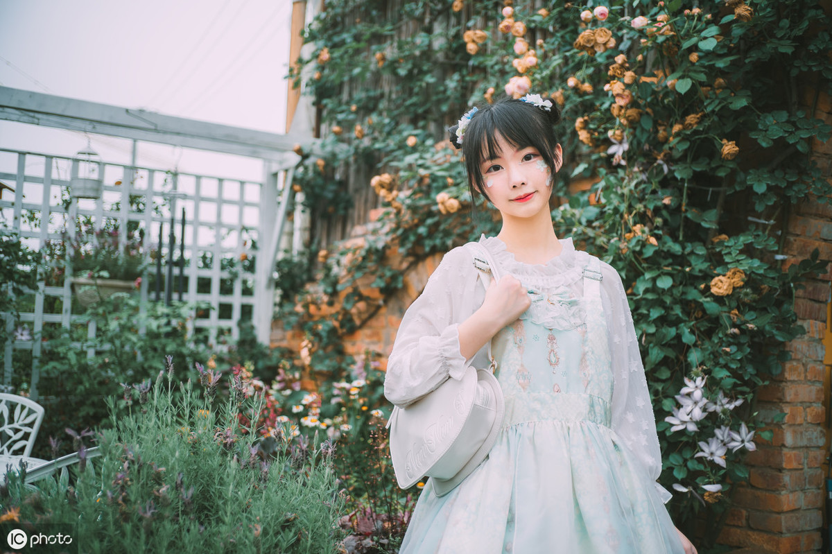 巨蟹男追女孩子的时候手段（巨蟹男追一个人的套路）