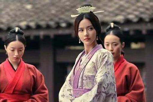 刘邦的老婆吕后最后是怎么死的?被狗吓死