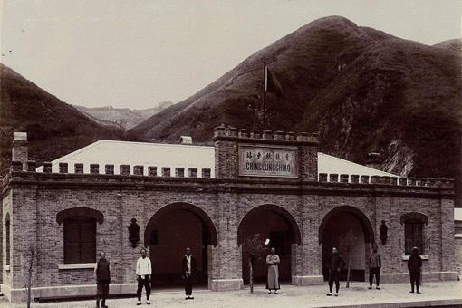 满清政府在晚年修建铁路时,为何会有巨大的争议?