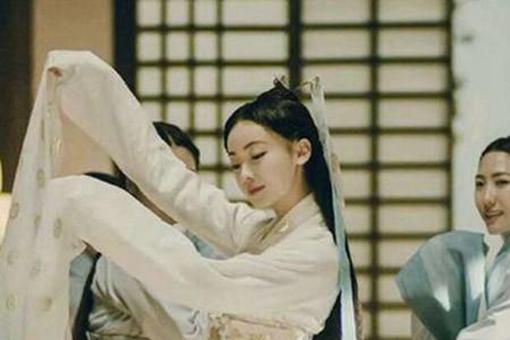 秦始皇幼年在赵国遭到屈辱,后来是如何报复的?