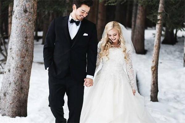 冬天结婚穿婚纱冷怎么办 教你几个小妙招