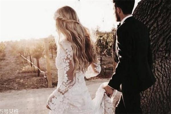 冬天结婚穿婚纱冷怎么办 教你几个小妙招