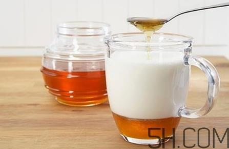 牛奶什么时候喝好？牛奶什么样的好？