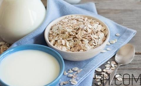 牛奶什么时候喝好？牛奶什么样的好？