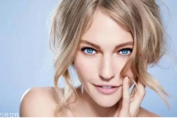 女生油性皮肤怎么改善 油皮清爽保湿水乳推荐