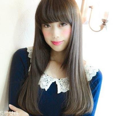 脸上有肉的女生适合什么发型 遮肉又修饰脸型的发型