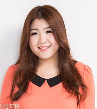 脸上有肉的女生适合什么发型 遮肉又修饰脸型的发型
