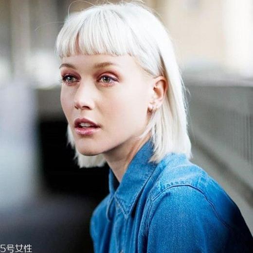 脸上有肉的女生适合什么发型 遮肉又修饰脸型的发型