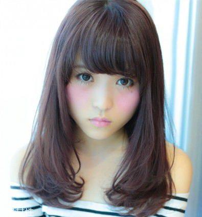 脸上有肉的女生适合什么发型 遮肉又修饰脸型的发型