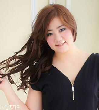 脸上有肉的女生适合什么发型 遮肉又修饰脸型的发型