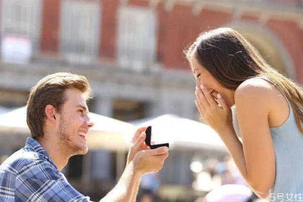 二婚女人一般都嫁什么人 无孩二婚男能嫁吗 二婚女人一般都嫁什么人 无孩二婚男能嫁吗