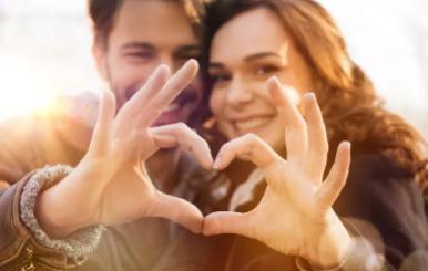 男朋友不愿意公开恋情的原因 如何看出两人是不是秘密情人 男朋友不愿意公开恋情的原因 如何看出两人是不是秘密情人