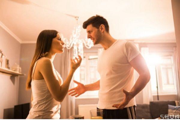 怎样让冷战的老公理你 老公不联系你说明什么