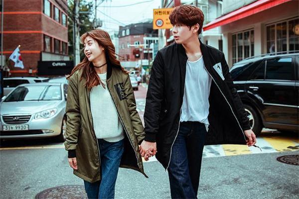 女生莫名其妙不开心怎么哄 女生莫名其妙烦躁是怎么回事 女生莫名其妙不开心怎么哄 女生莫名其妙烦躁是怎么回事