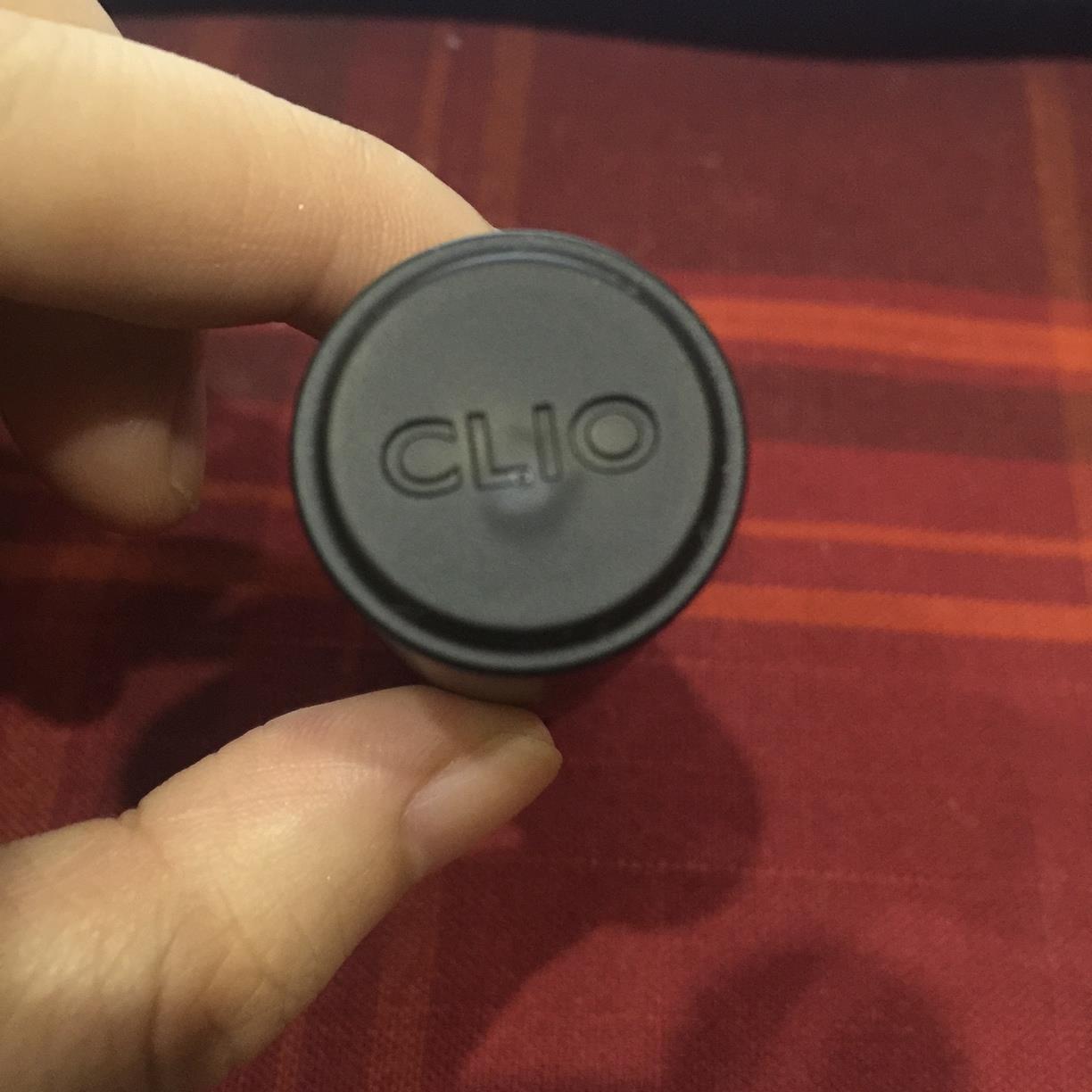 clio珂莱欧少女之吻雾感唇膏怎么用? clio珂莱欧少女之吻雾感唇膏怎么用?