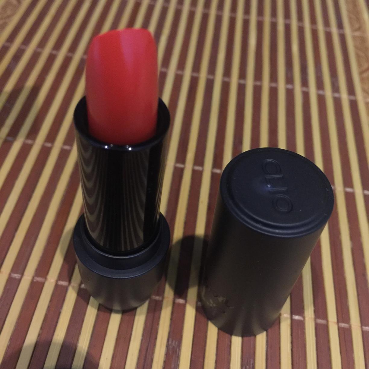 clio珂莱欧少女之吻雾感唇膏怎么用? clio珂莱欧少女之吻雾感唇膏怎么用?