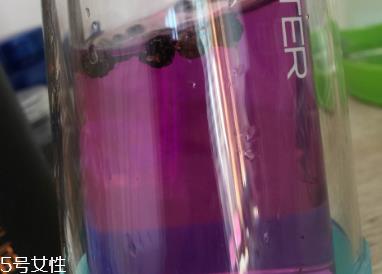 黑枸杞能和红枸杞一起泡吗? 黑枸杞能和红枸杞一起泡吗?