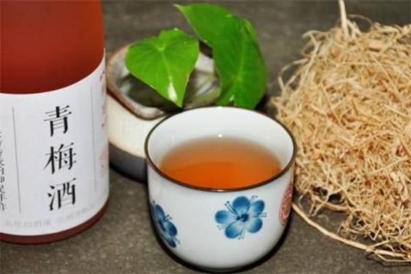 青梅酒喝了会上火吗 青梅酒喝多了好吗 青梅酒喝了会上火吗 青梅酒喝多了好吗