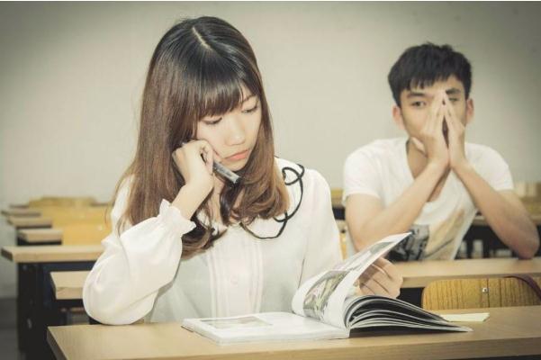 暗恋一个人对方能感觉到吗 暗恋未果与表白被拒哪个更痛苦 暗恋一个人对方能感觉到吗 暗恋未果与表白被拒哪个更痛苦